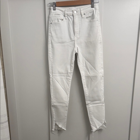 KanCan Denim - KanCan White Ankle Jeans